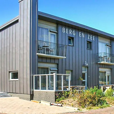 Berg En Zee 1 *